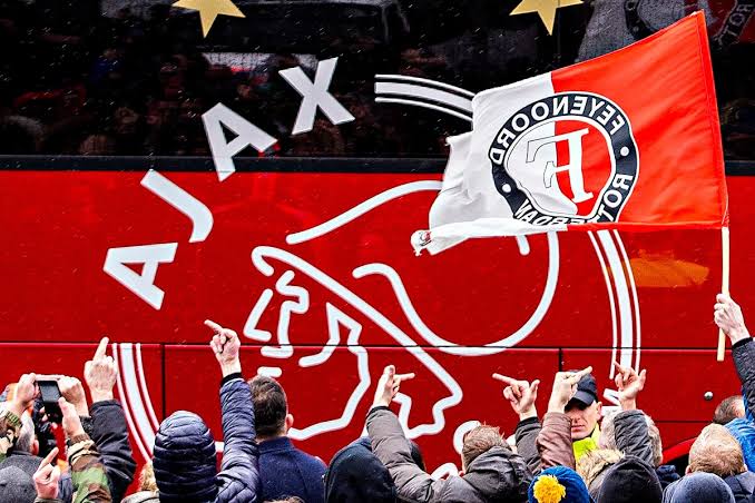Feyenoord Rotterdam en Ajax Schrijven