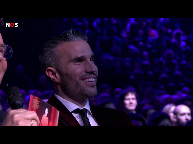 Robin van Persie verlengt zijn contract