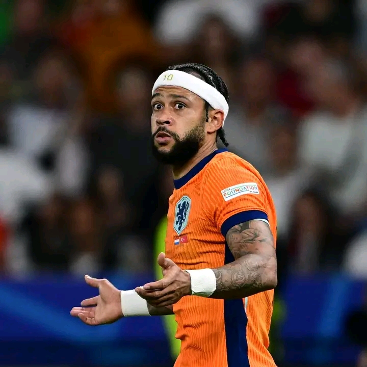 Memphis Depay Kan Zich Voorlopig Niet bij